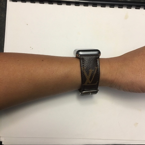 Wearing mine On my wrist - Picture 4 of 6